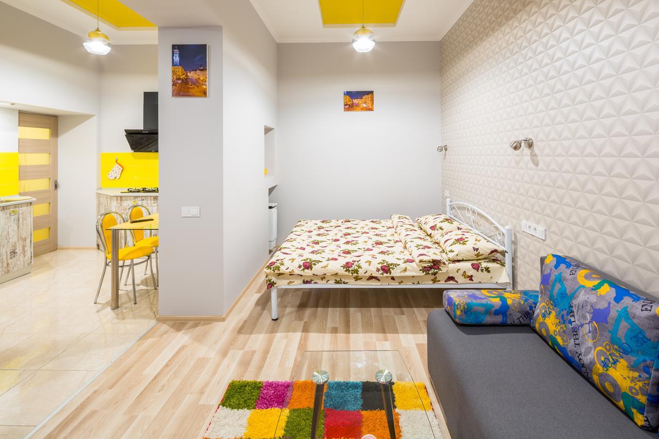 Apartment On Pekarska Street Зі Світлом! リヴィウ エクステリア 写真