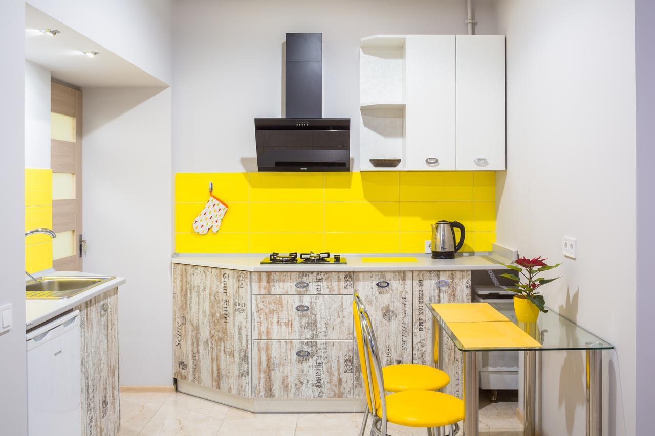 Apartment On Pekarska Street Зі Світлом! リヴィウ エクステリア 写真