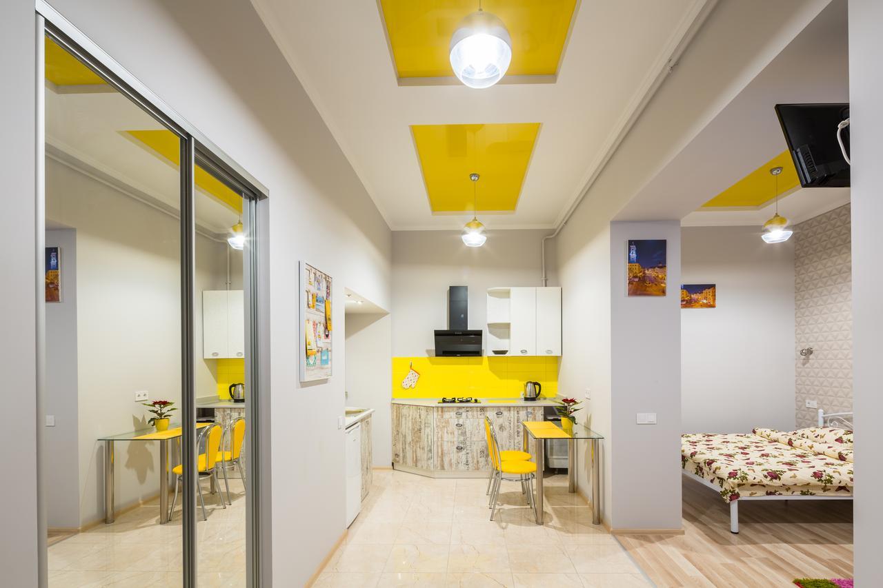 Apartment On Pekarska Street Зі Світлом! リヴィウ エクステリア 写真