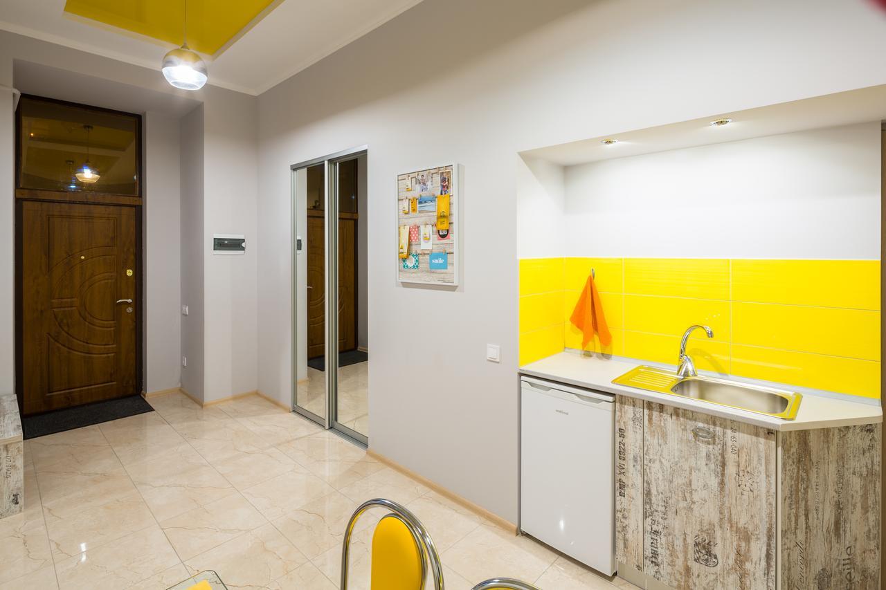 Apartment On Pekarska Street Зі Світлом! リヴィウ エクステリア 写真